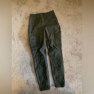 Athleta cargo legging